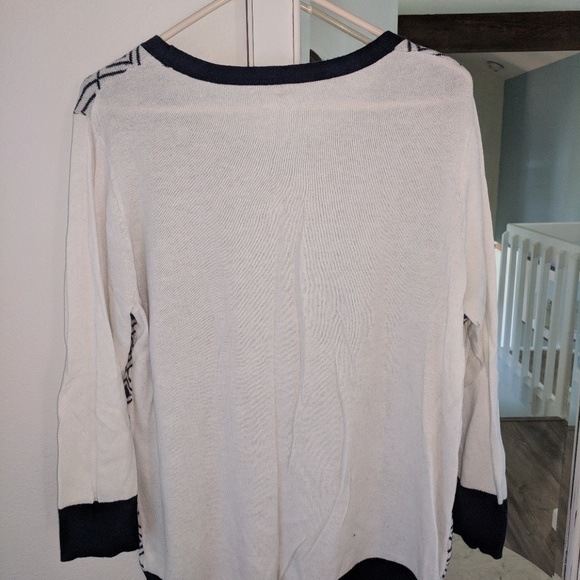 Darling Oversized Sweater 😍 - Picture 2 of 5